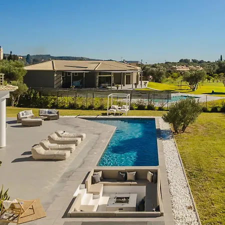 Felicity Villa Svoronata