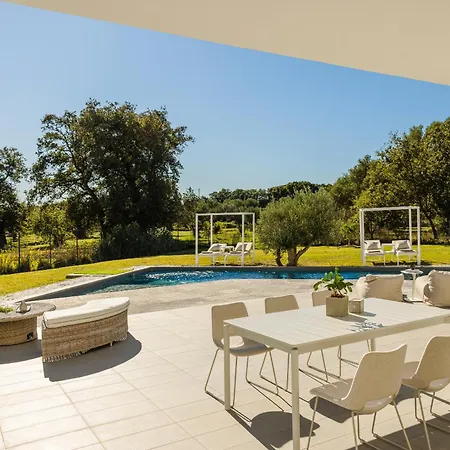 Felicity Вилла Свороната