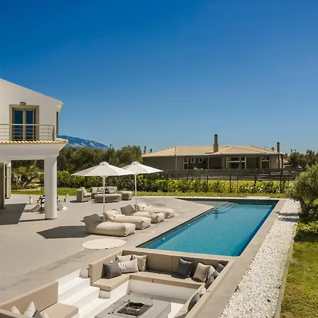 Вилла Felicity Свороната